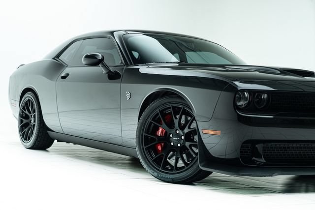 Used 2015 Dodge Challenger SRT Hellcat RWD image 3