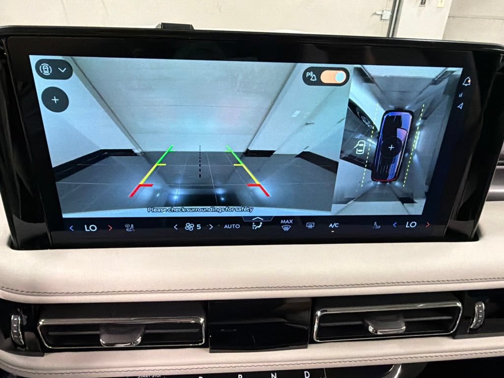 New 2026 Lincoln Aviator AWD image 12