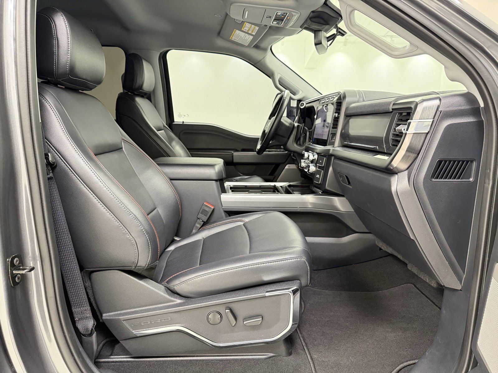 Used 2024 Ford F250 Lariat image 36