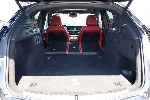 Used 2024 Alfa Romeo Stelvio Veloce image 28