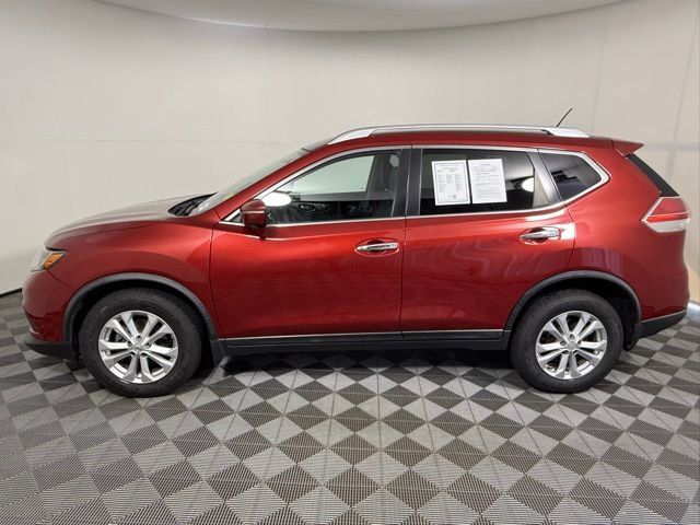 Used 2016 Nissan Rogue SV w/ SV Premium Package image 3