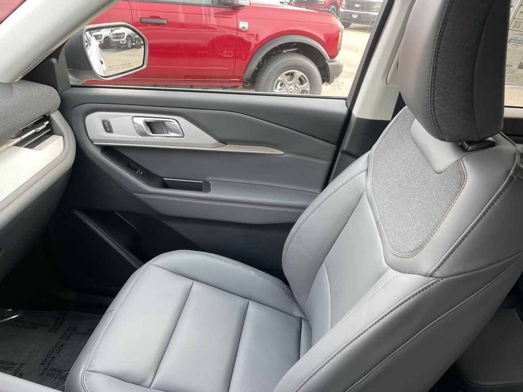 New 2026 Ford Explorer Active image 21