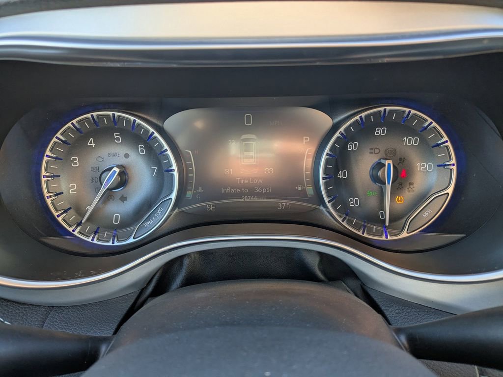 Used 2025 Chrysler Pacifica Limited FWD image 24