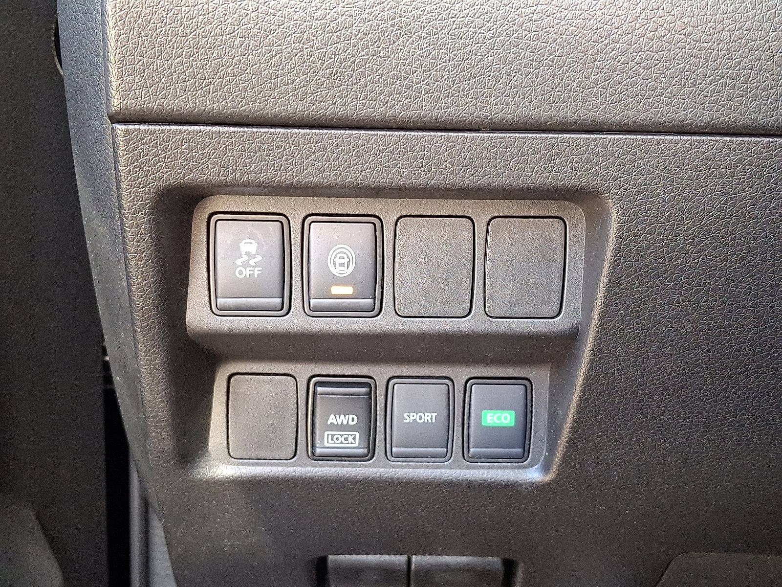 Used 2020 Nissan Rogue Sport SV image 24