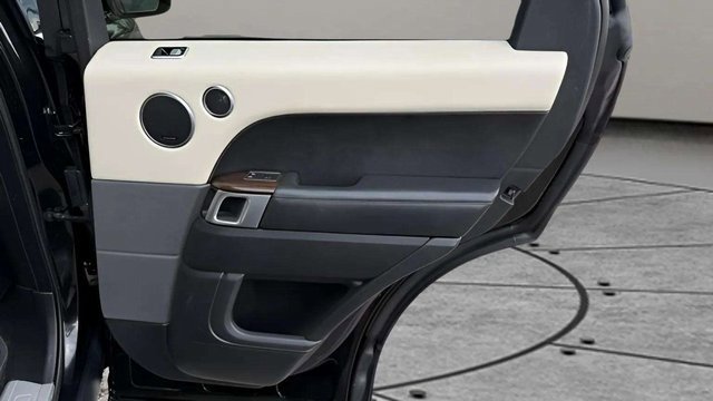 Used 2020 Land Rover Range Rover Sport HSE image 17