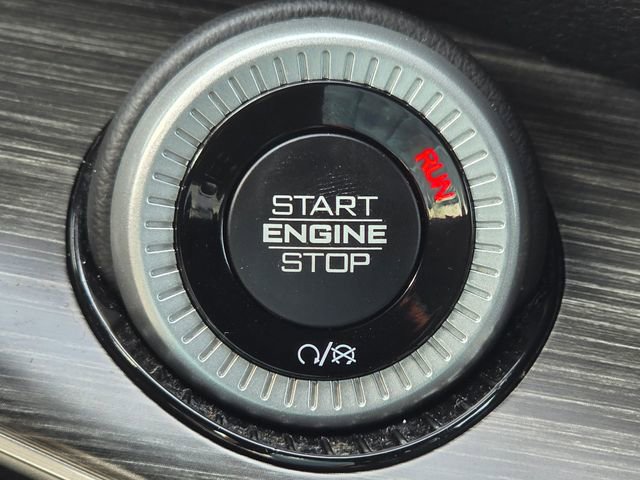 Used 2023 Jeep Wagoneer Series III w/ Preferred Equipment Group image 17