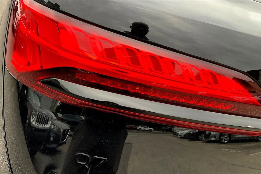 Certified 2025 Audi Q7 2.0T Premium w/ Convenience Plus Package image 28
