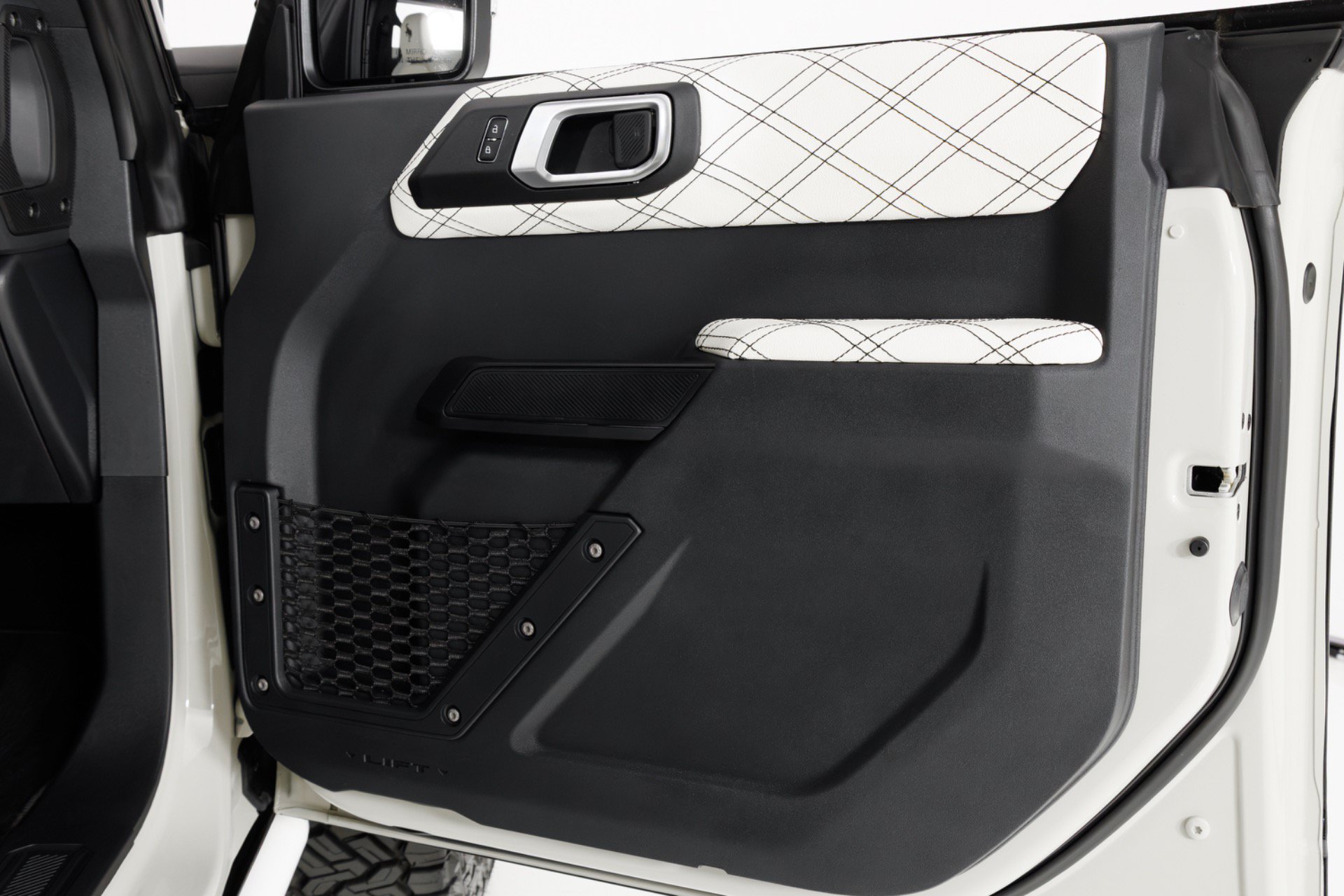 Used 2025 Ford Bronco Outer Banks AWD/4WD image 45