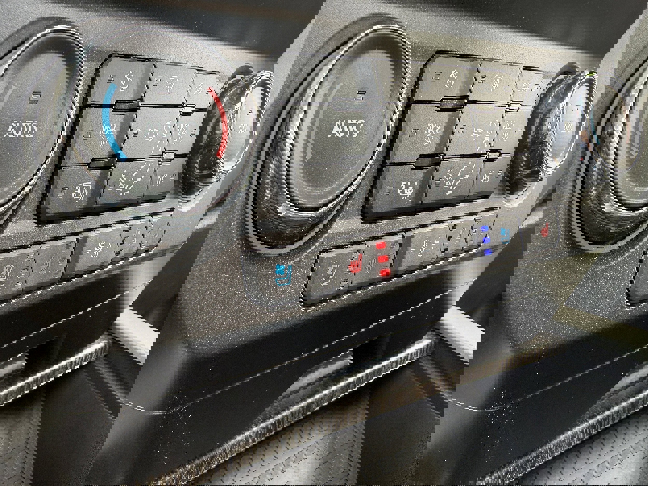 Used 2021 Ford F250 Lariat image 23