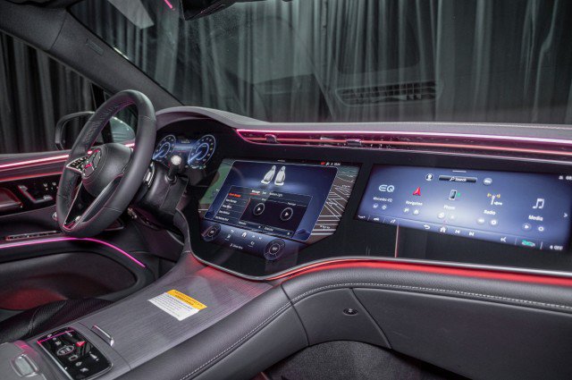 New 2026 Mercedes-Benz EQS 400 4MATIC SUV image 16