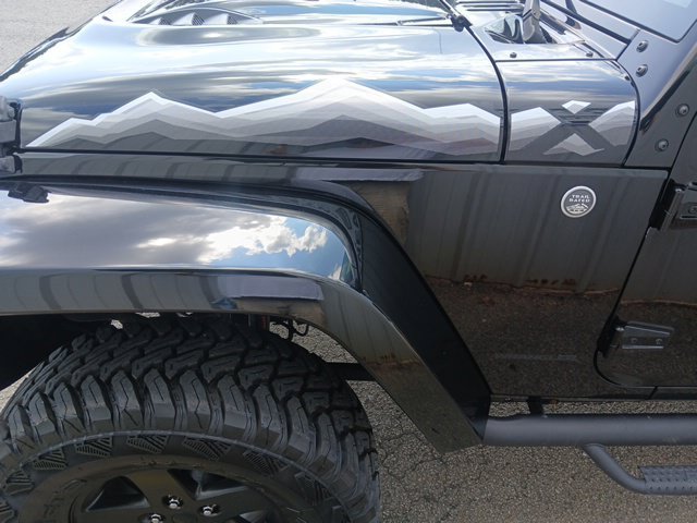 Used 2015 Jeep Wrangler Unlimited Sahara AWD/4WD image 6