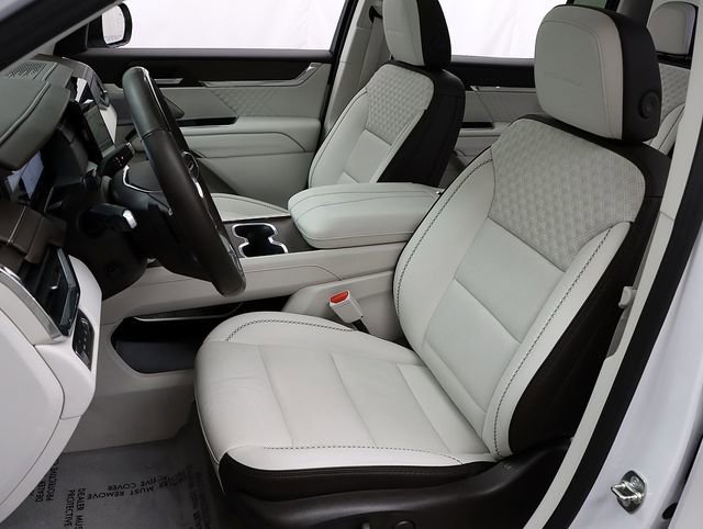 Certified 2024 GMC Acadia Denali w/ Super Cruise Package image 8