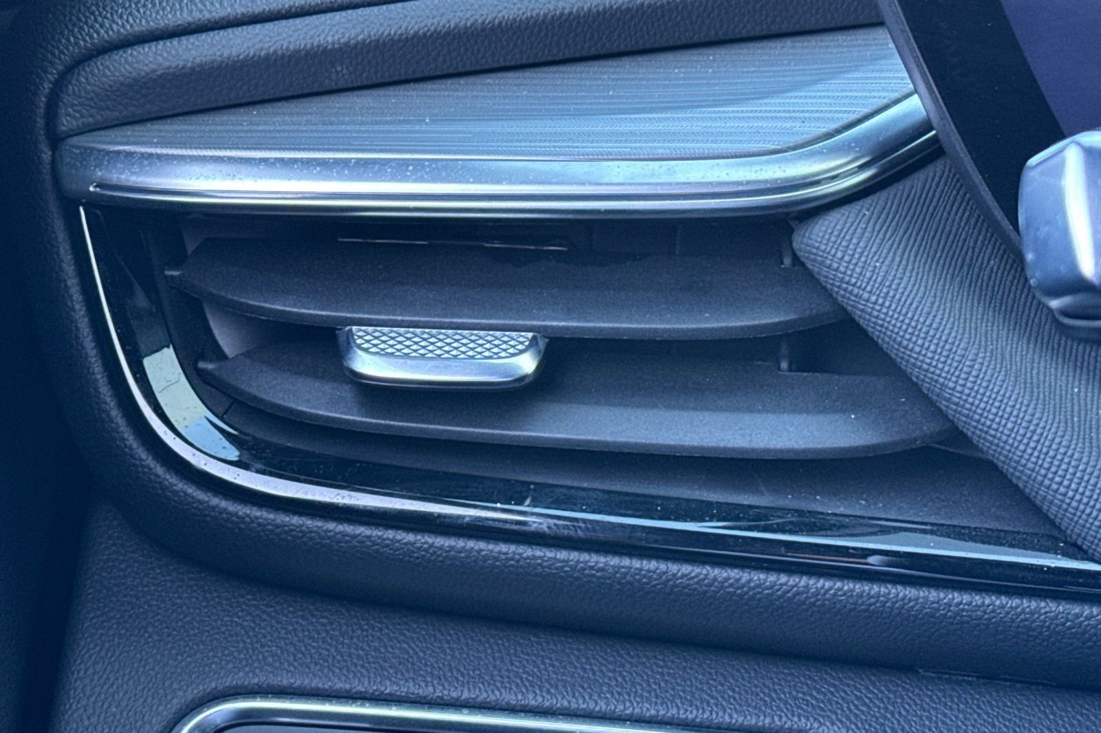 Used 2025 Buick Enclave Preferred image 26