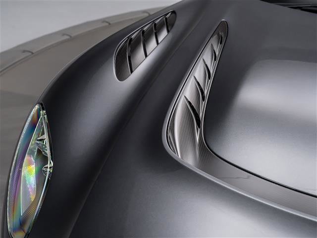 Used 2023 Aston Martin DBS Coupe image 28