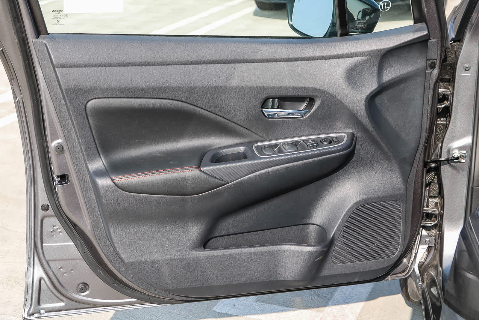 New 2025 Nissan Versa SR w/ Trunk Package FWD image 23