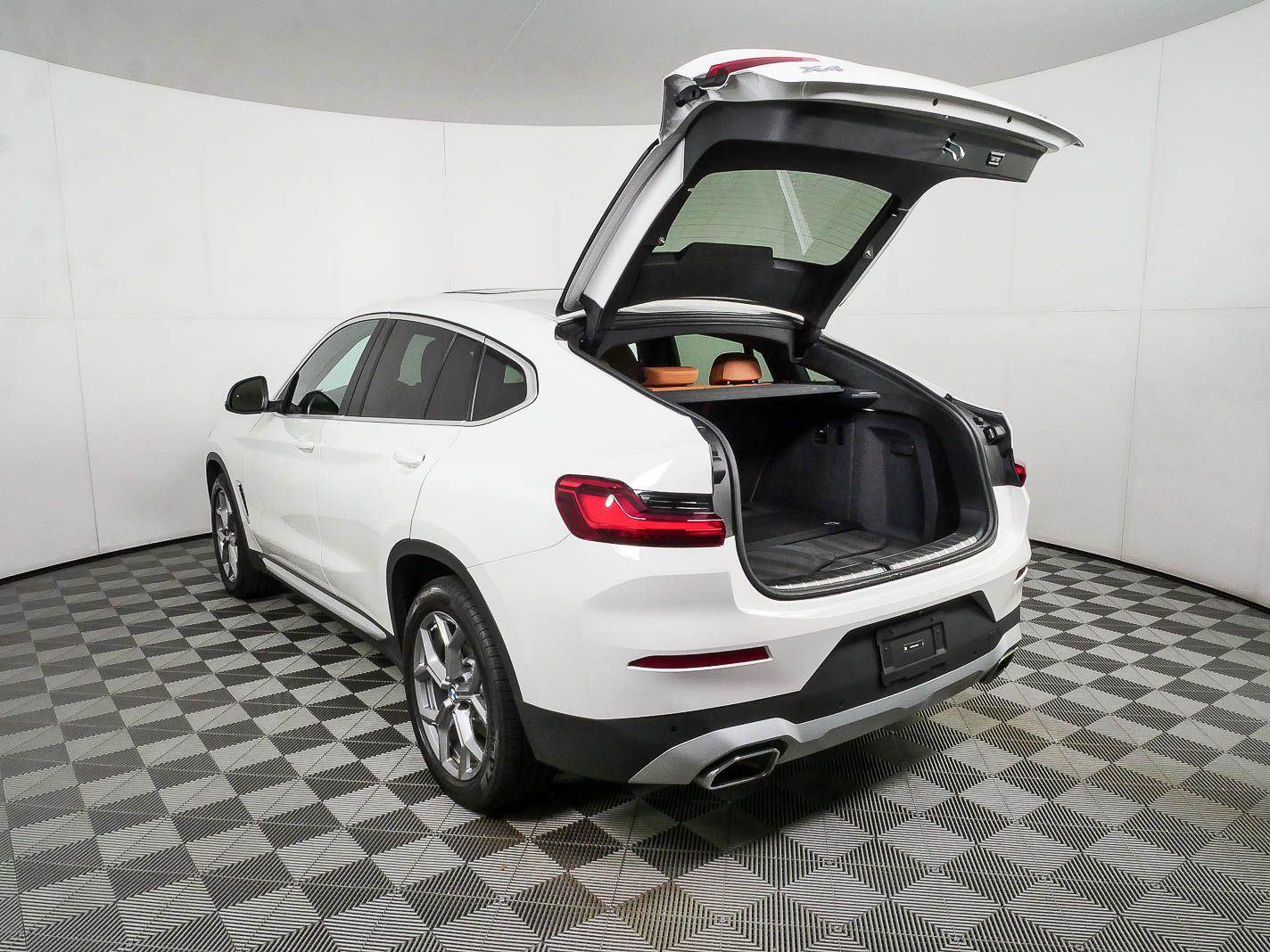 Used 2025 BMW X4 xDrive30i AWD/4WD image 33