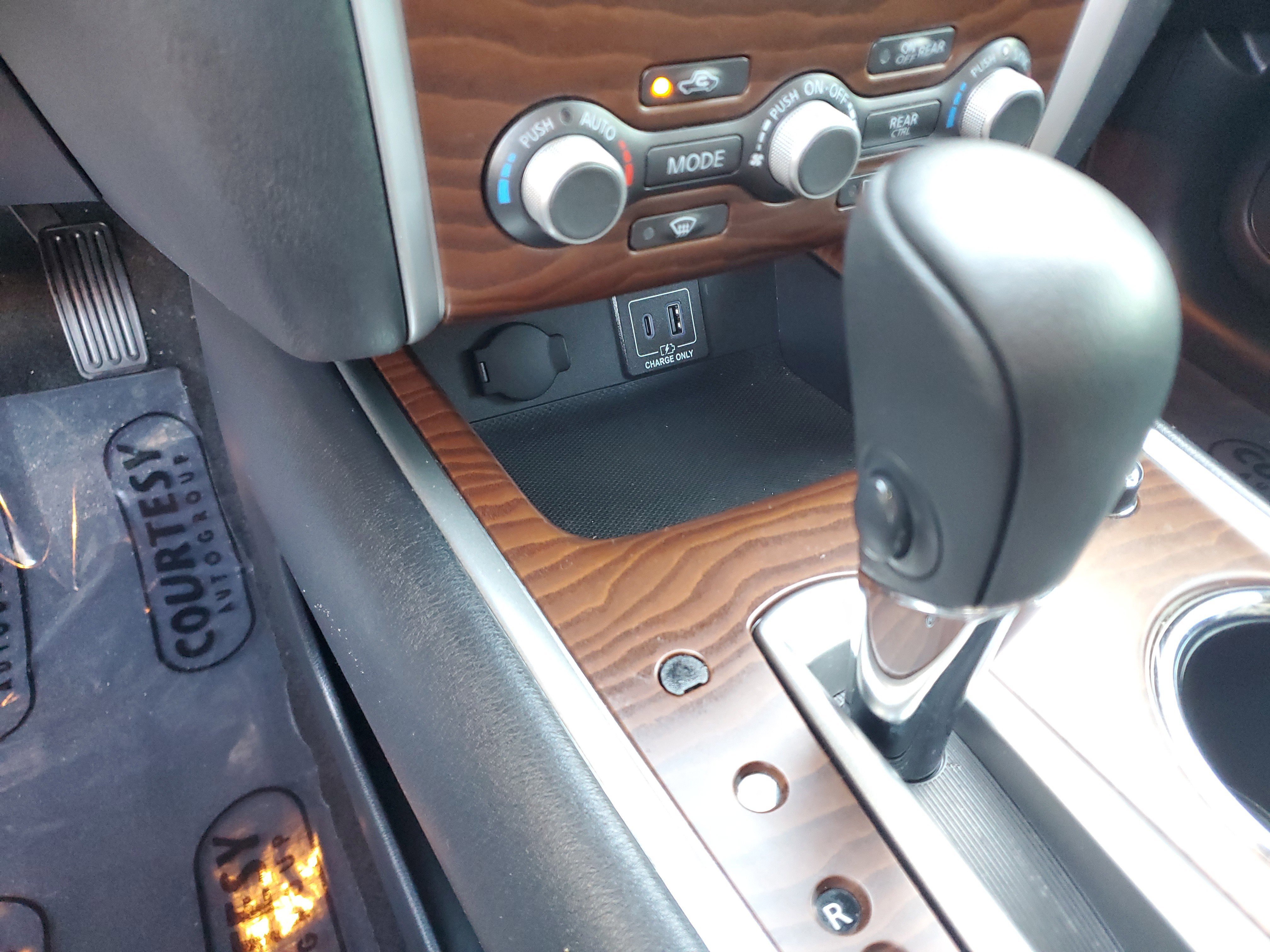 Used 2020 Nissan Pathfinder Platinum image 26