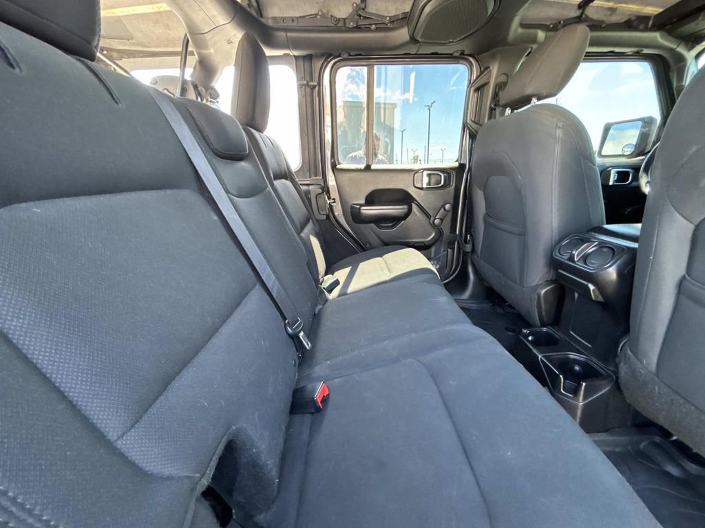 Used 2018 Jeep Wrangler Unlimited Sport image 13