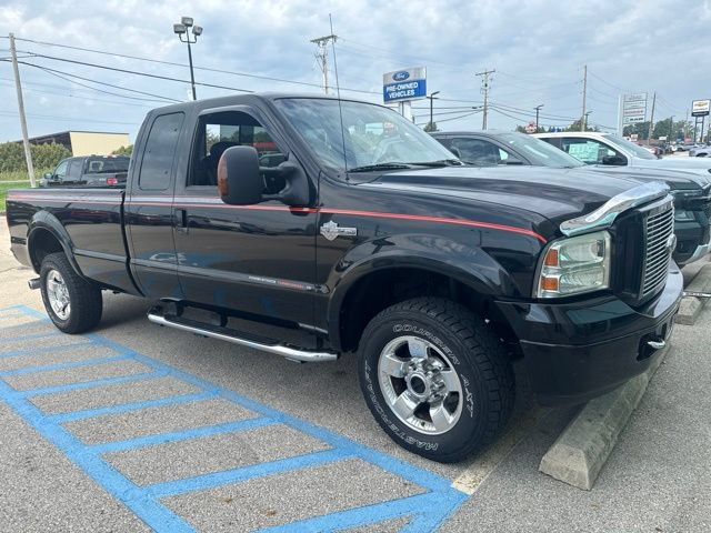 Used 2004 Ford F250 Harley-Davidson AWD/4WD image 2