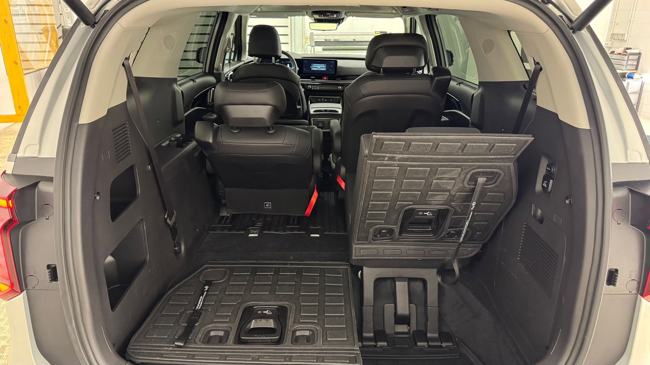 Used 2026 Kia Carnival SX Prestige image 26