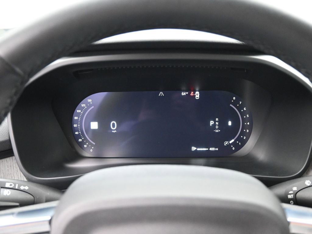 Used 2025 Volvo XC40 B5 Plus image 11