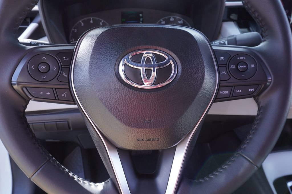Used 2025 Toyota Corolla SE image 17