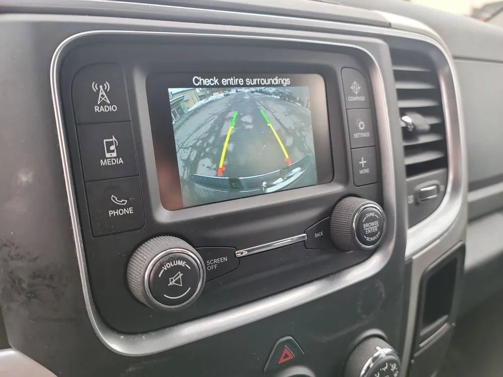 Used 2019 RAM 1500 Classic SLT AWD/4WD image 18