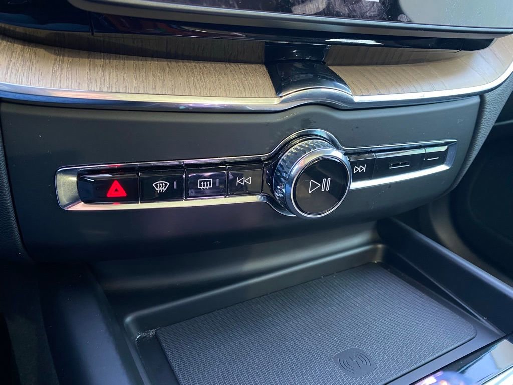 Used 2026 Volvo XC60 B5 Core w/ Protection Package Premier image 18