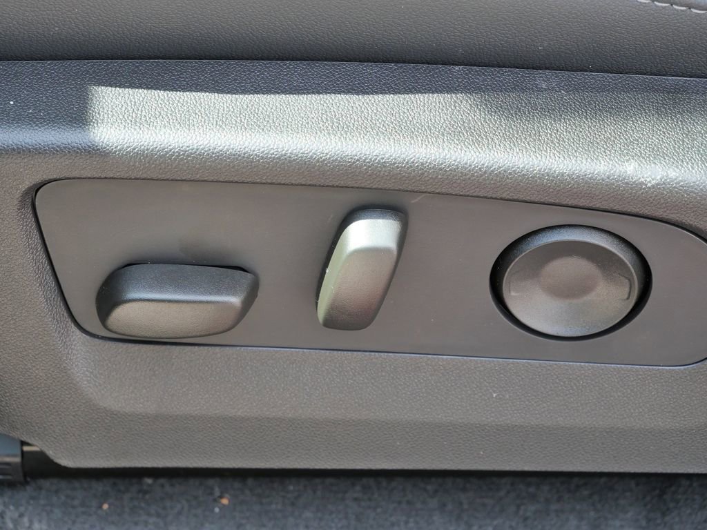 New 2026 GMC Canyon Elevation w/ Convenience Package image 39