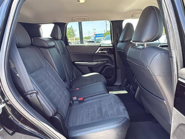 Used 2022 Mitsubishi Outlander SE AWD/4WD image 15