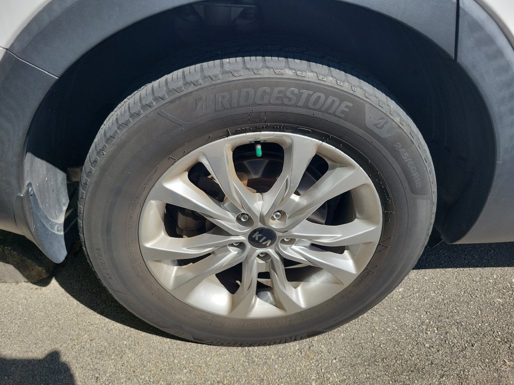 Used 2021 Kia Telluride LX AWD/4WD image 10