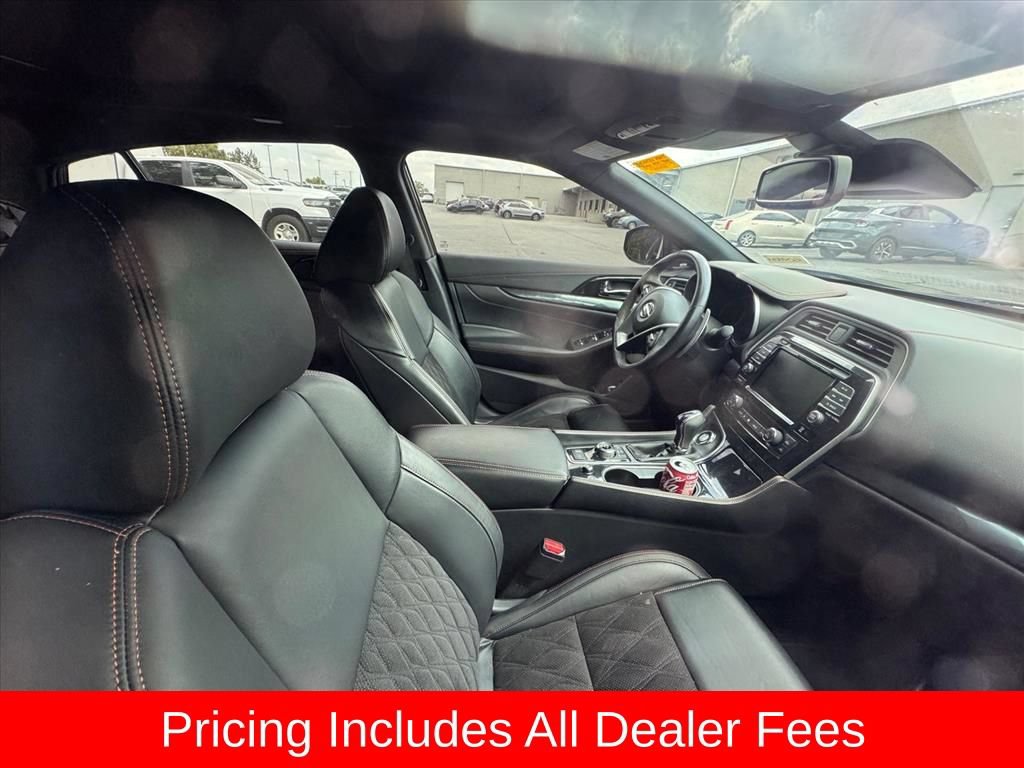 Used 2019 Nissan Maxima SR w/ Premium Package FWD image 3