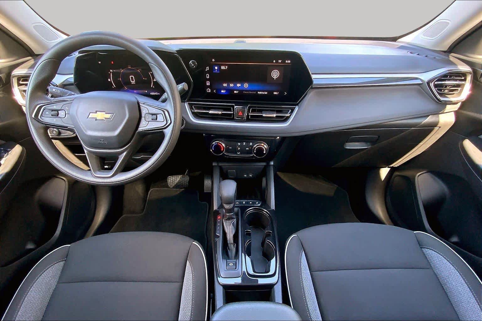 Used 2025 Chevrolet TrailBlazer LT FWD image 15