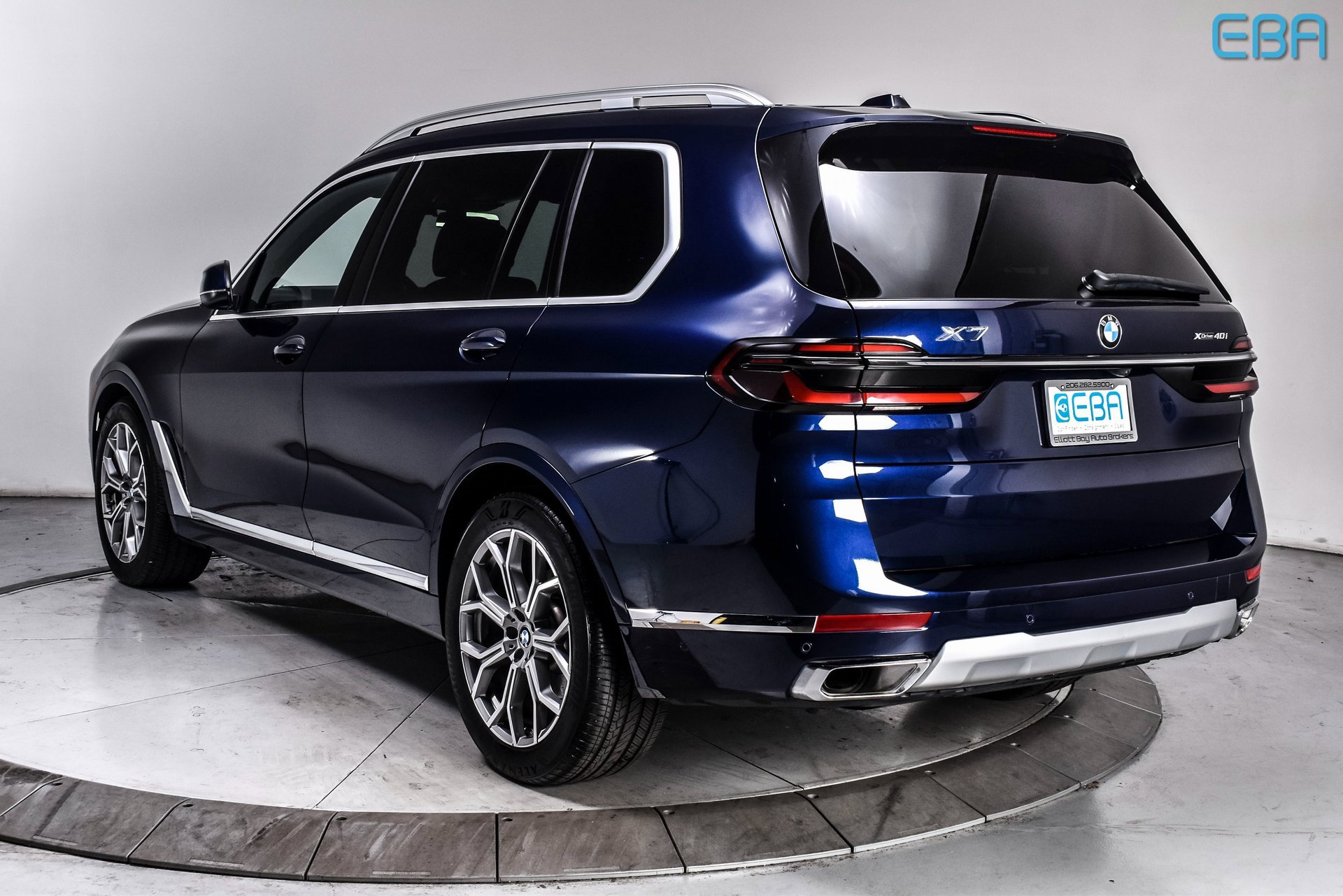 Used 2023 BMW X7 xDrive40i w/ Premium Package image 4