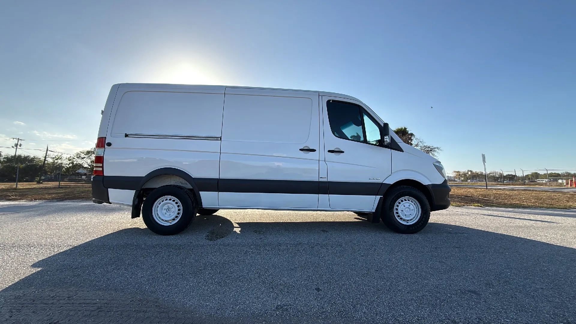 Used 2015 Mercedes-Benz Sprinter 2500 image 8