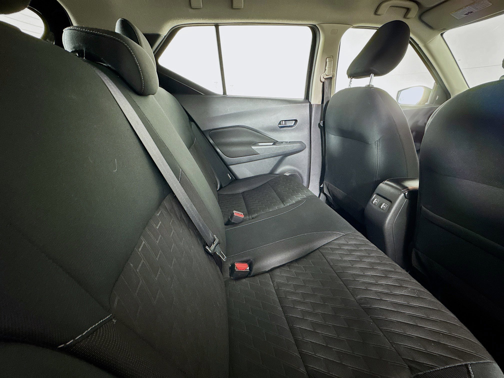 Used 2021 Nissan Kicks SV image 26