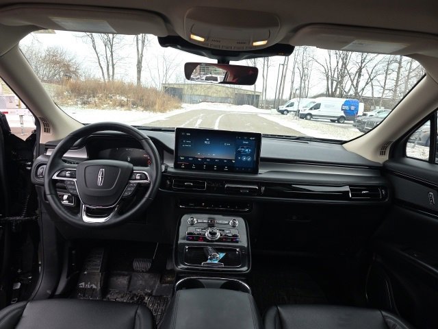 Used 2023 Lincoln Nautilus AWD image 10