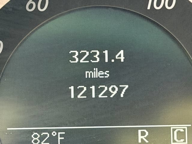 Used 2010 Mercedes-Benz E 350 4MATIC Sedan image 19