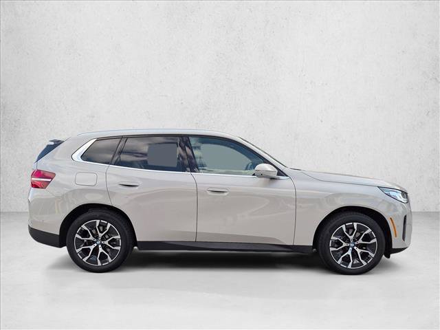 Certified 2025 BMW X3 xDrive30i w/ Premium Package AWD/4WD image 4