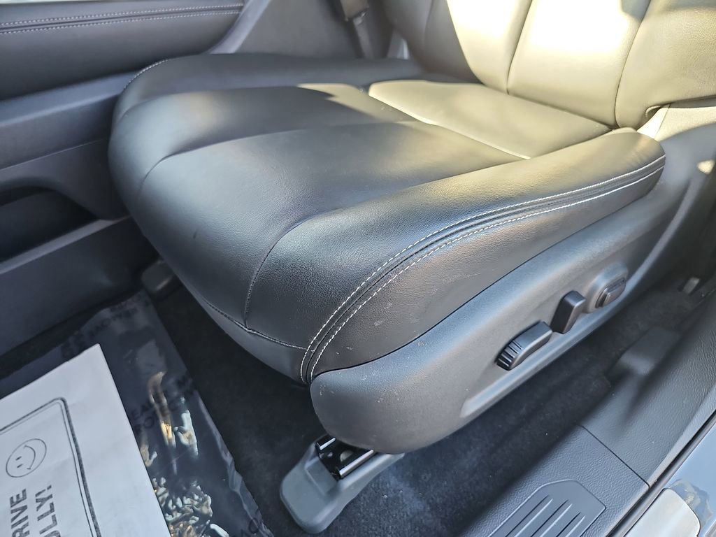 Used 2024 Nissan Murano SV w/ SV Midnight Edition Package image 32