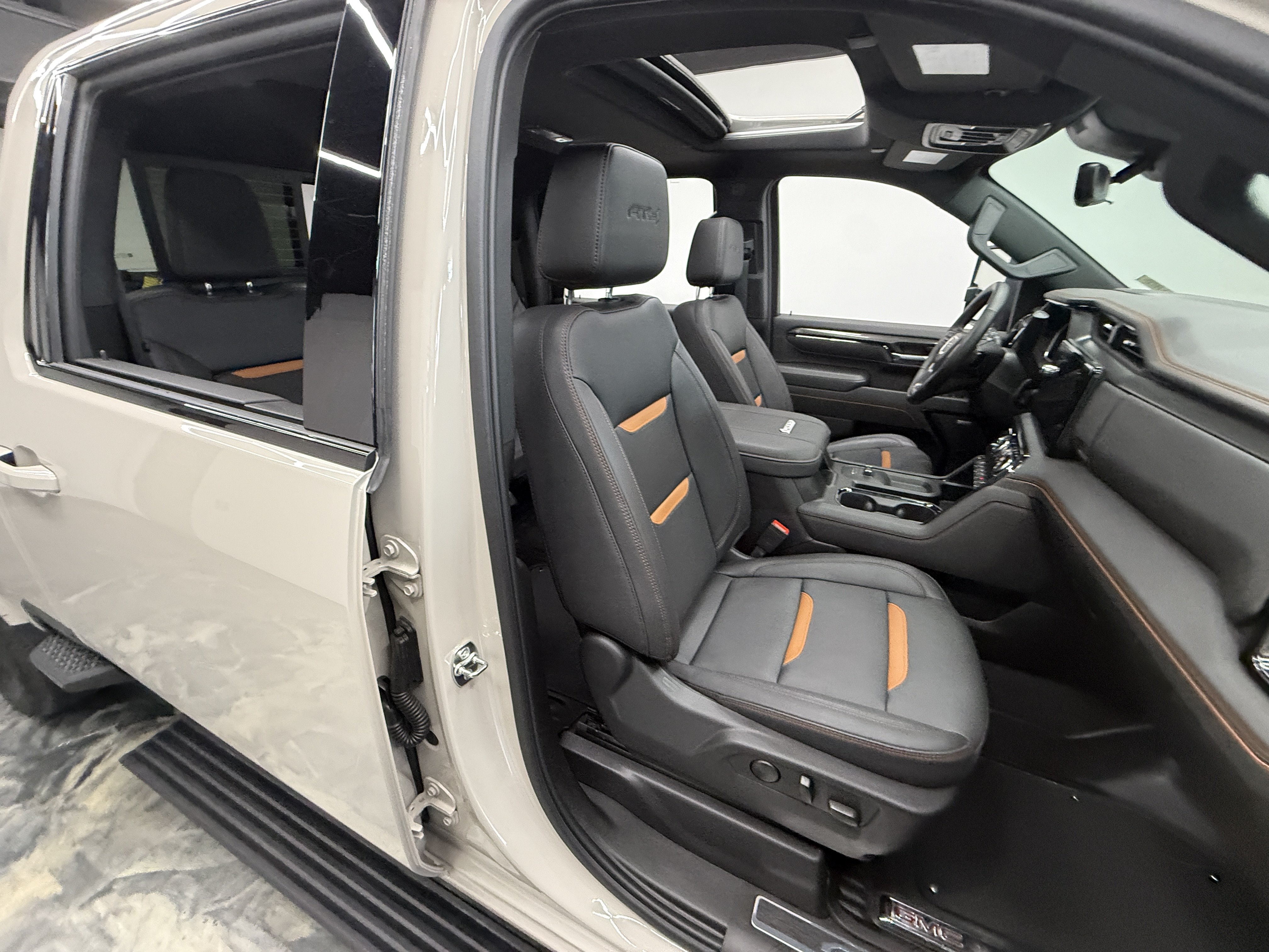 Used 2026 GMC Sierra 2500 AT4 w/ AT4 Premium Plus Package AWD/4WD image 26
