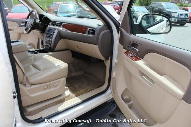 Used 2011 GMC Yukon SLT w/ SLT-2 Equipment Package image 10