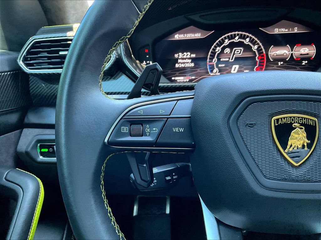 Used 2022 Lamborghini Urus AWD/4WD image 11