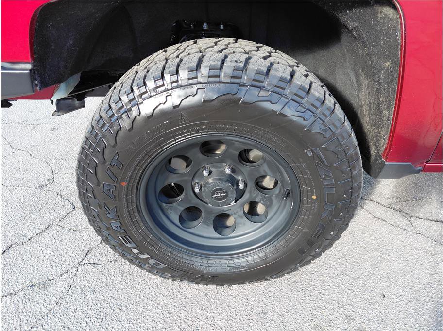 Used 2018 Chevrolet Silverado 1500 LT w/ All Star Edition image 20