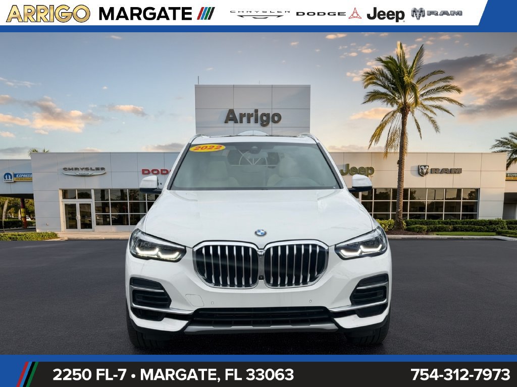 Used 2022 BMW X5 sDrive40i w/ Premium Package RWD image 2