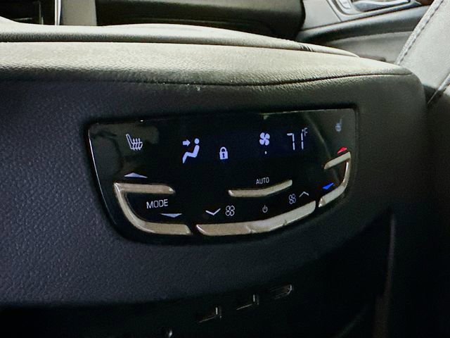 Used 2019 Cadillac Escalade ESV Premium Luxury image 26