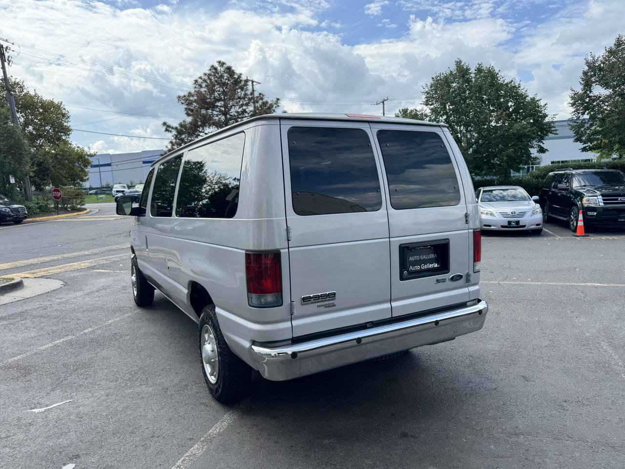 Used 2013 Ford E-350 and Econoline 350 XLT RWD image 21