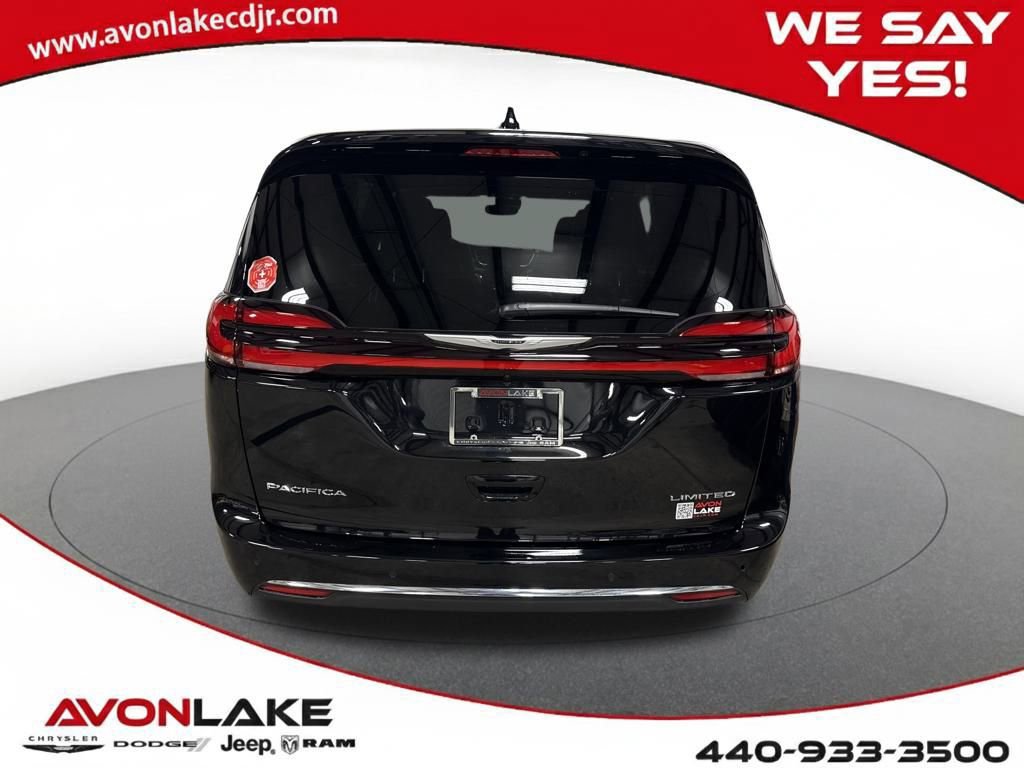 New 2026 Chrysler Pacifica Limited image 4