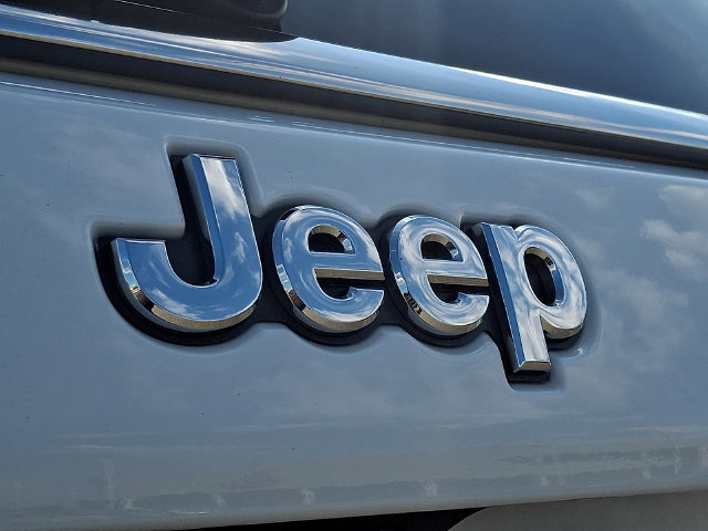 Used 2022 Jeep Compass Limited w/ Elite Group AWD/4WD image 30