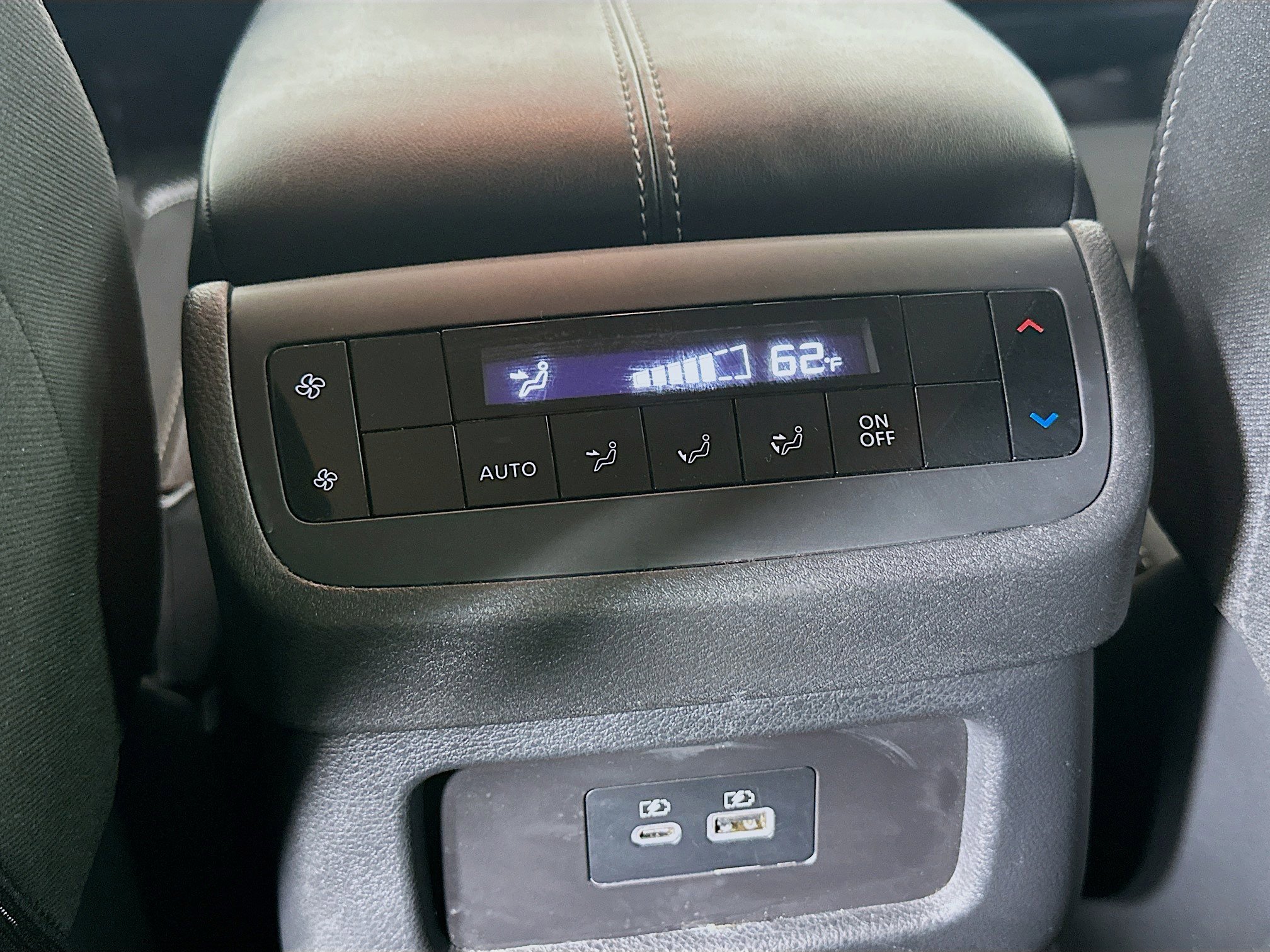Used 2025 Nissan Pathfinder SV FWD image 26